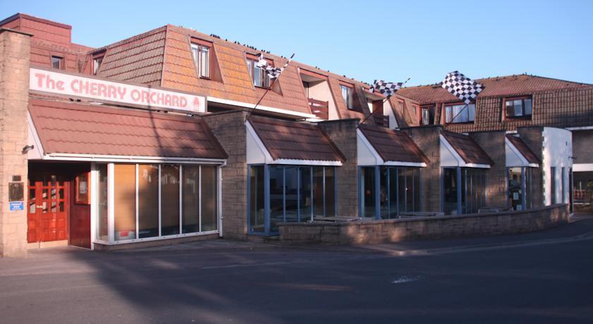 Cherry Orchard Apartments, Cherry Orchard Apartments, Port