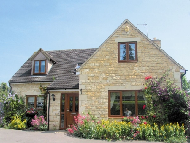Kingfisher Cottage Kingfisher Cottage Cheltenham