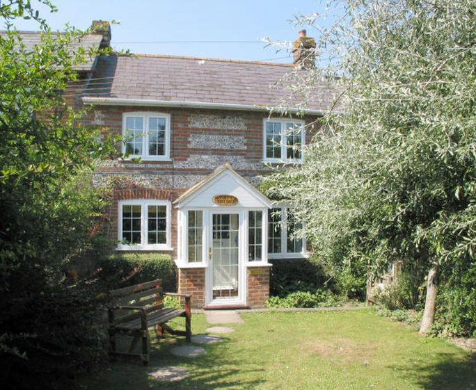 Poppy Cottage, Poppy Cottage, Charlton Marshall, Dorset Snaptrip