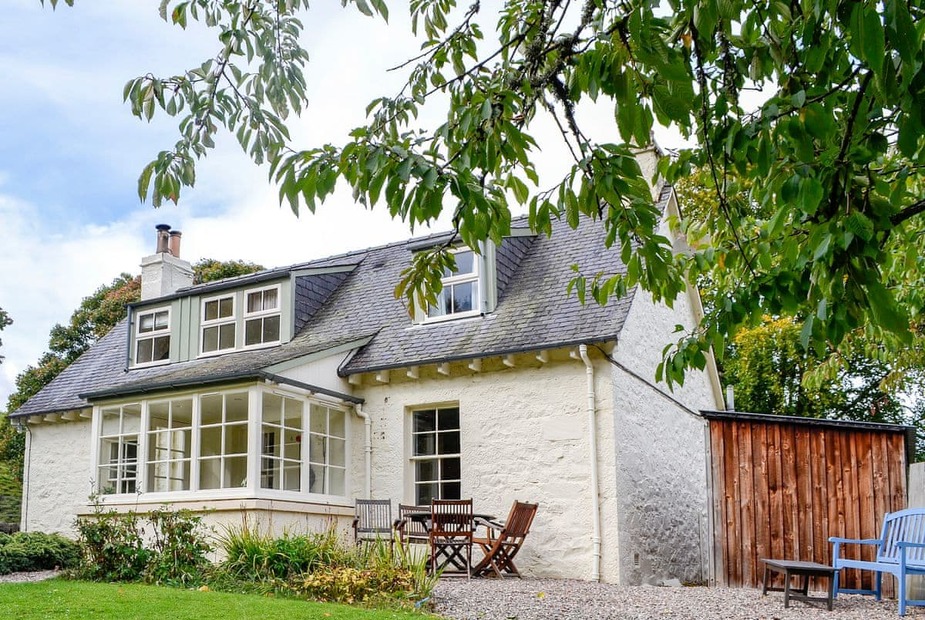 Brewlands Cottage, Brewlands Cottage, Glenisla, Blairgowrie Snaptrip