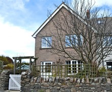 craster holiday cottages dog friendly