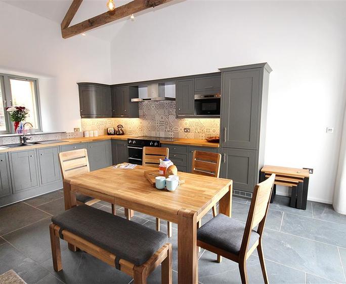 Superb South Cornwall Cottage S84356 The Milking Parlour Superb South Cornwall Cottage S84356 The Milking Parlour Big Cottages Large Houses Group Accommodation