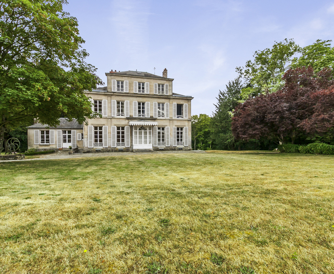 Chateau De Macque