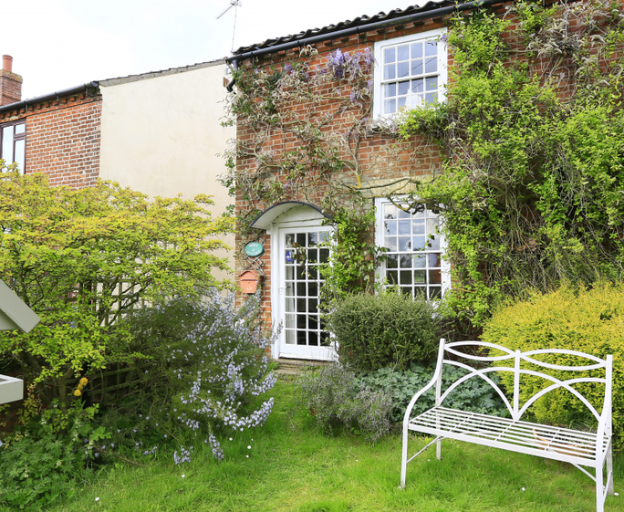 Wren Cottage, Wren Cottage, Halesworth, Suffolk Snaptrip