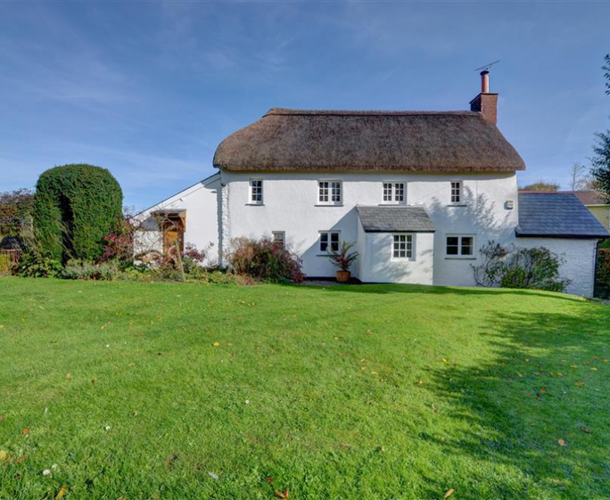 Fritham Cottage Situated in the small hamlet of Kingsheanton, Fritham Cottage combines the charm of a period building with modern touches