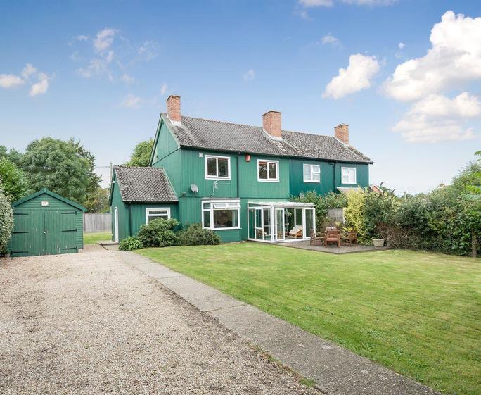 Burnt House Lane Cottage Burnt House Lane Cottage, Pilley, nr. Lymington