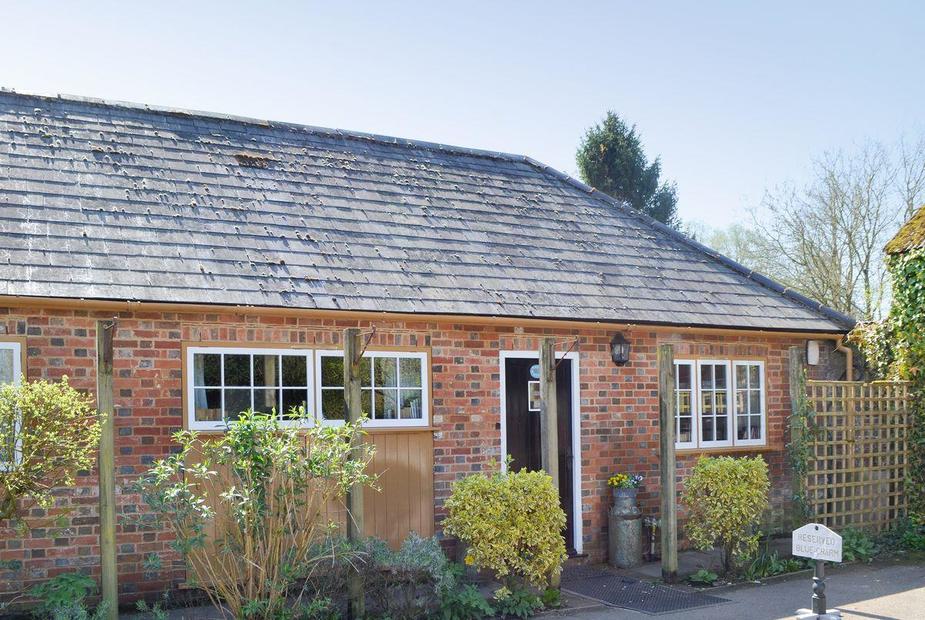 White Wing - 29584 Attractive converted holiday cottage | White Wing - The Compasses Inn Cottages, Damerham, near Fordingbridge