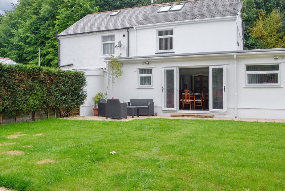 Rock Cottage Fabulous, semi-detached property | Rock Cottage, Beaufort, near Ebbw Vale