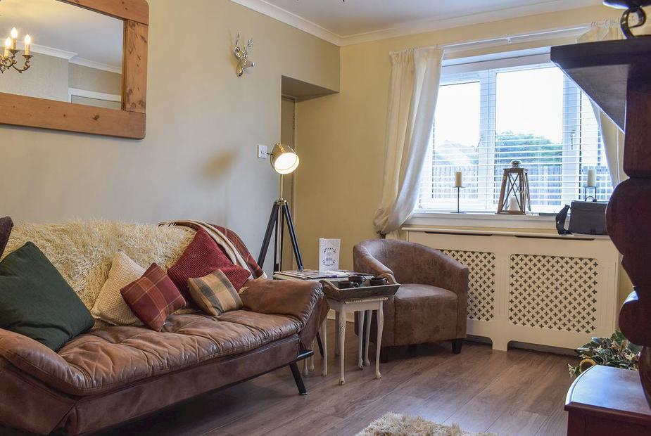 123V Tillicoultry Holiday Let Living room/dining room | 123V Tillicoultry Holiday Let, Tillicoultry