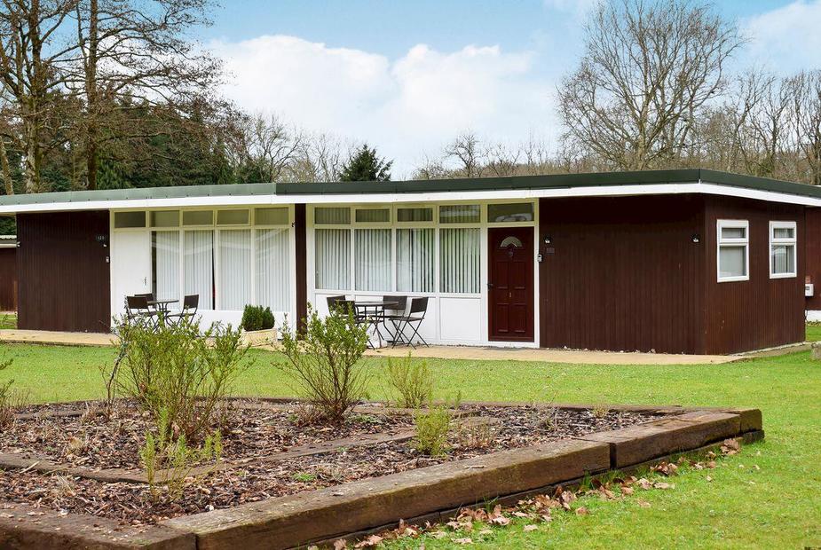 Y Porthdy - UK6528 Delightful, single-storey chalet | Y Porthdy - Woodlands, Gilfachrheda, near New Quay