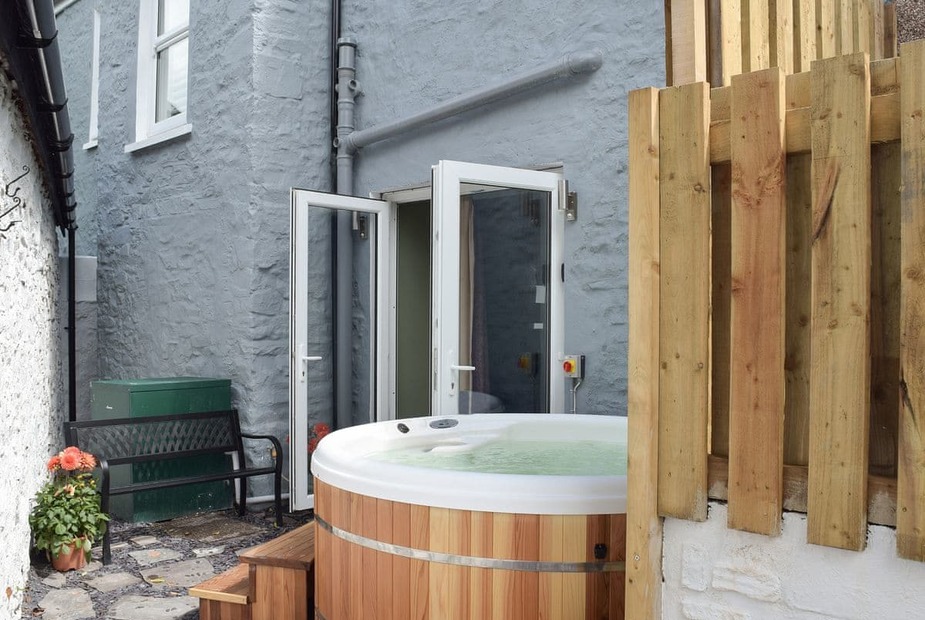 Chandlers Cottage Hot tub | Chandlers Cottage, Laugharne