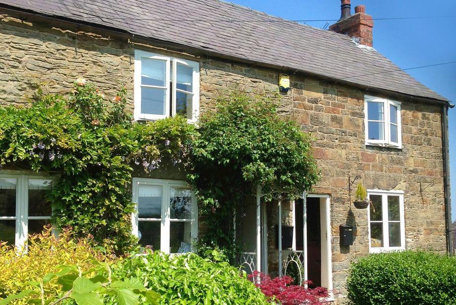 Jasmine Cottage Charming holiday home | Jasmine Cottage, South Wingfield, near Crich