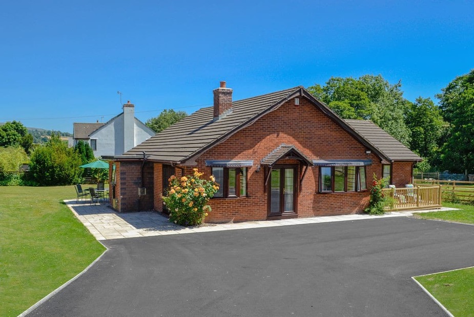 Dol Y Bont Spacious, single storey, detached holiday property | Dol-y-Bont, Penybontfawr, near Oswestry
