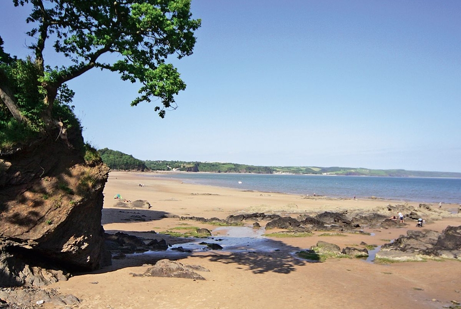 Glenvale - HW7436 Blue Flag sandy beach | Glenvale, Saundersfoot