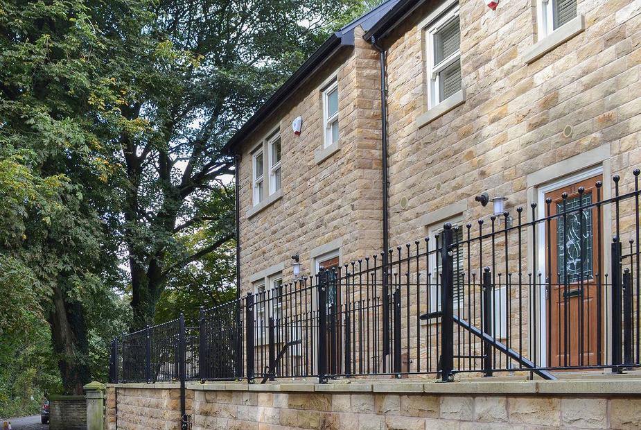 Mossy Lea - UK4118 Exterior | Mossy Lea - Shepley Street, Old Glossop, near Glossop