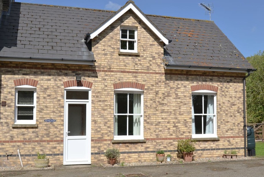The Waiting Rooms Lovely property with a large enclosed garden | The Waiting Rooms, Cawston, near Norwich