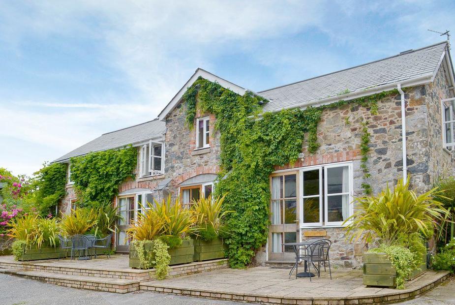 VIRGINIA COTTAGE Stunning holiday home | Wisteria Cottage, Fig Cottage, Virginia Cottage - East Dunley Cottages, Bovey Tracey