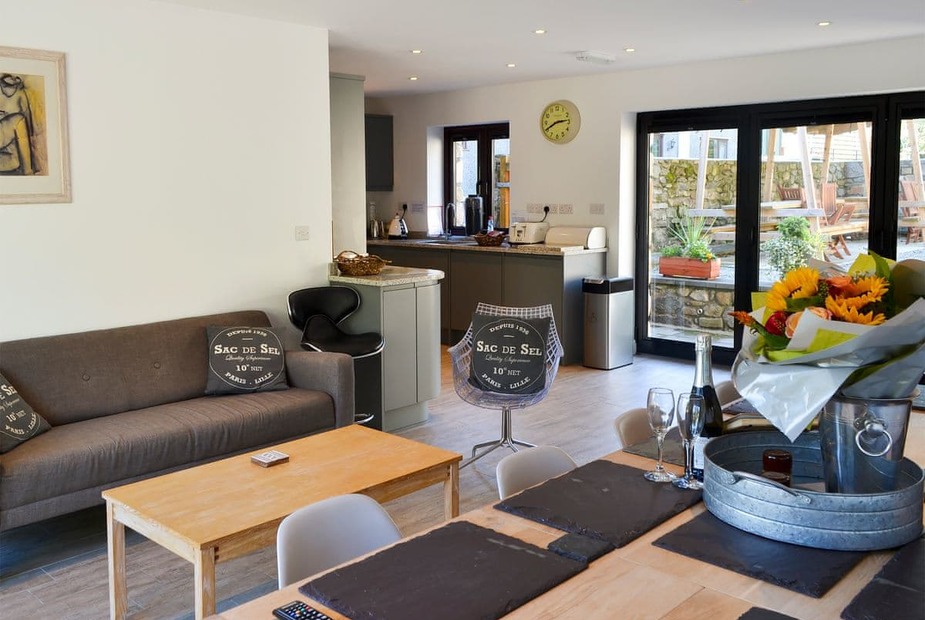 Hendy - UK6694 Dining area | Hendy - Plas Marian, Trefdraeth, near Newborough