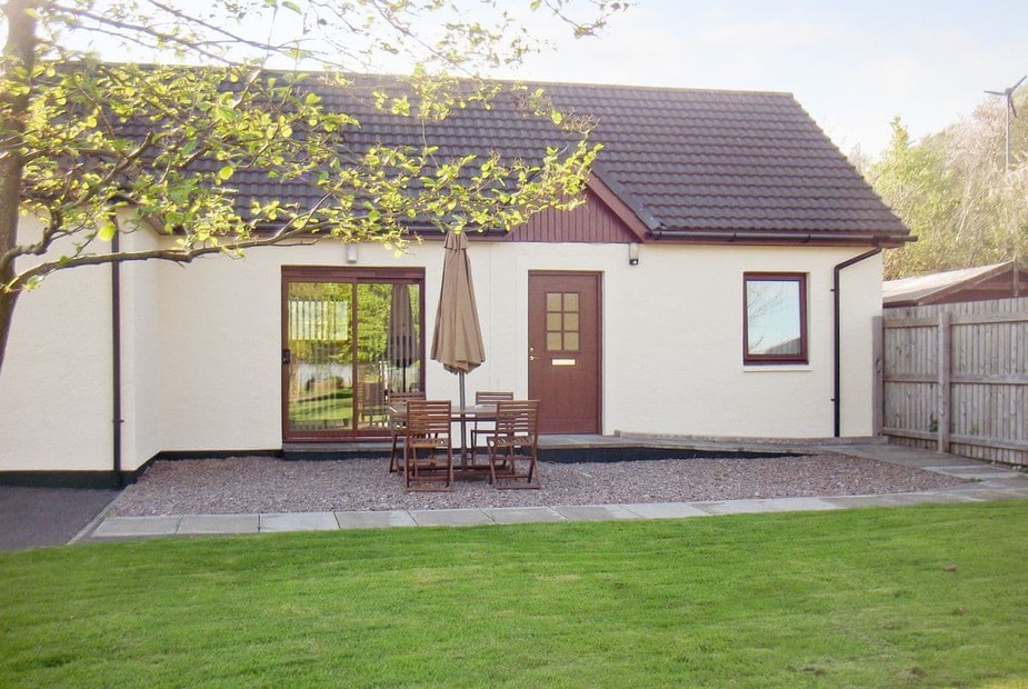 Crofters Cottage Exterior | Crofters Cottage, Onich, near Fort William