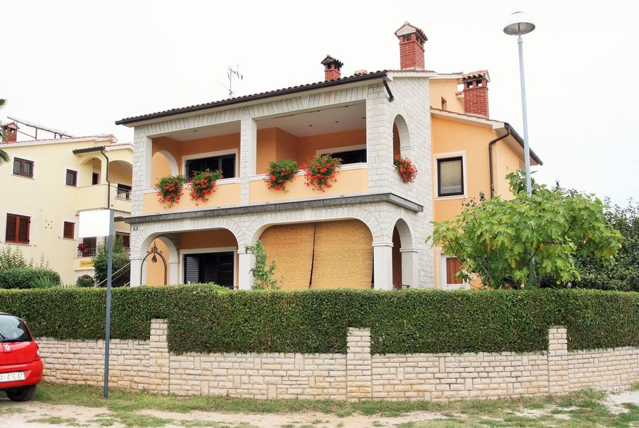 Apartment Cvitan 1 near the City and the Beach