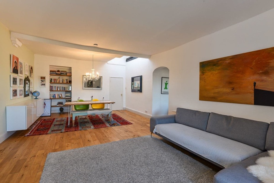 Treehouse Apartment Living room/dining room | Treehouse Apartment, Winchester
