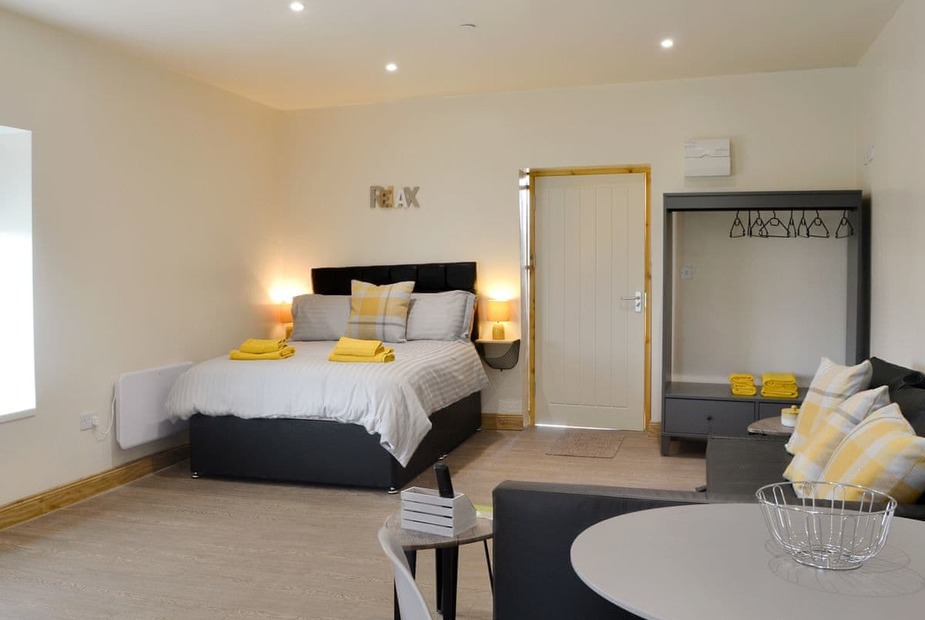 Sleeping Giant Studio accommodation | Sleeping Giant - Waterfall Country Apartments, Coelbren, near Ystradgynlais