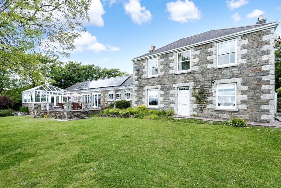 Tregoose Farmhouse and Barn, Tregoose Farmhouse and Barn, Sithney