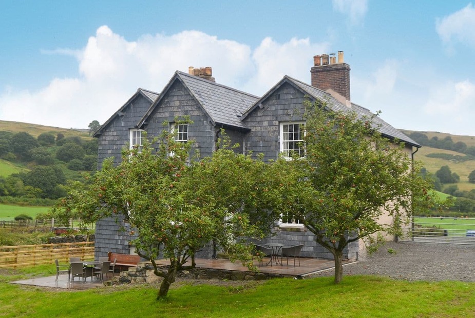 Glan Yr Afon Charming, detached former farmhouse | Glan Yr Afon, Llangernyw, near Abergele