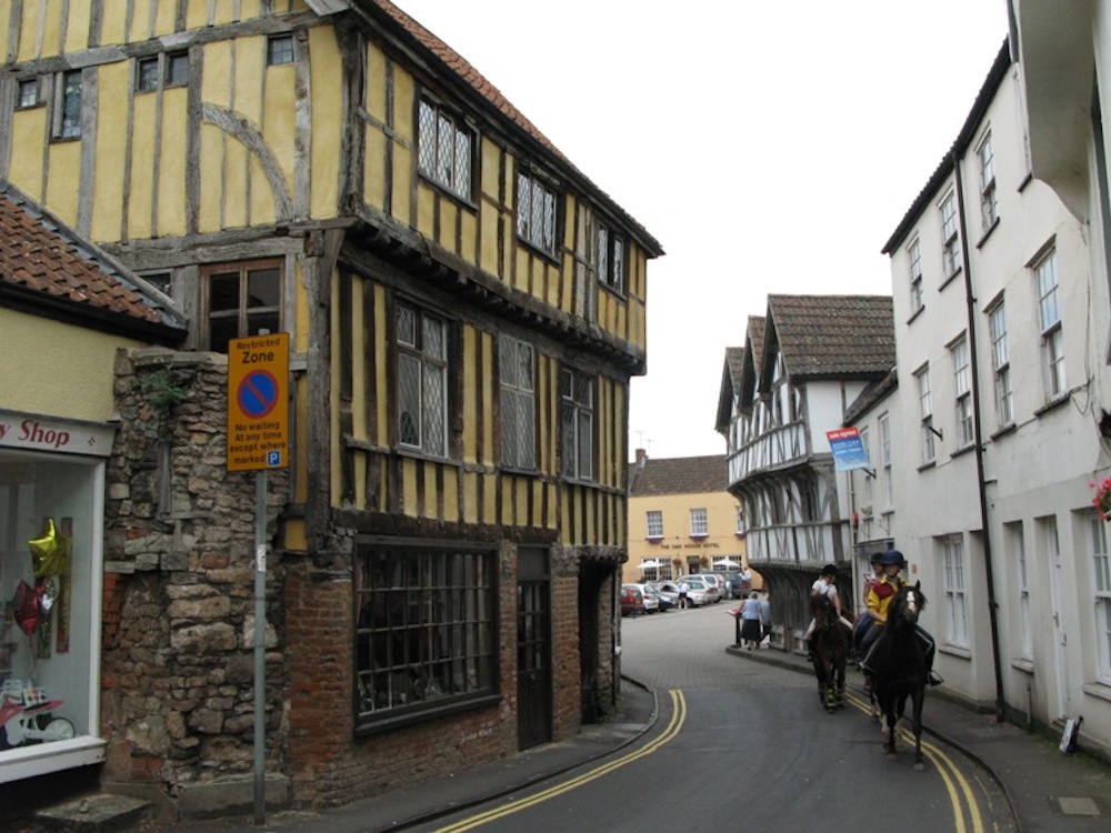 Best towns in Somerset Snaptrip