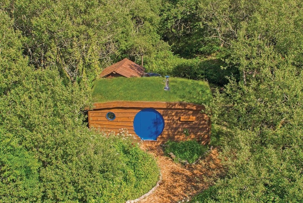 Stay in a Hobbit House Snaptrip