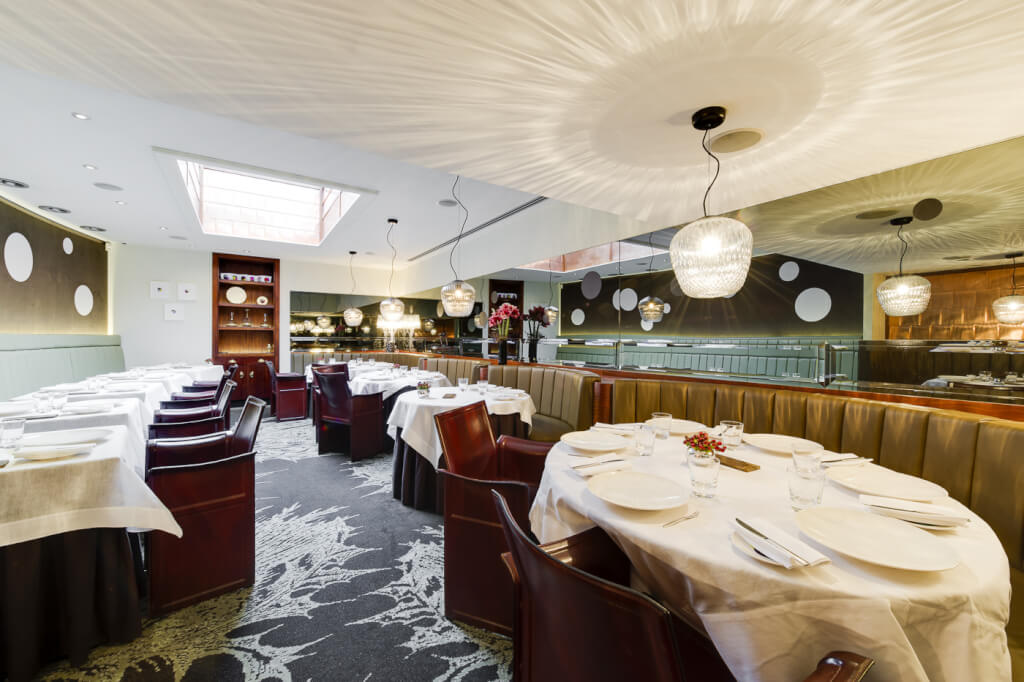 Book a Buckinghamshire cottage and dine at a fancy London restaurant, our idea of a great Valentines staycation